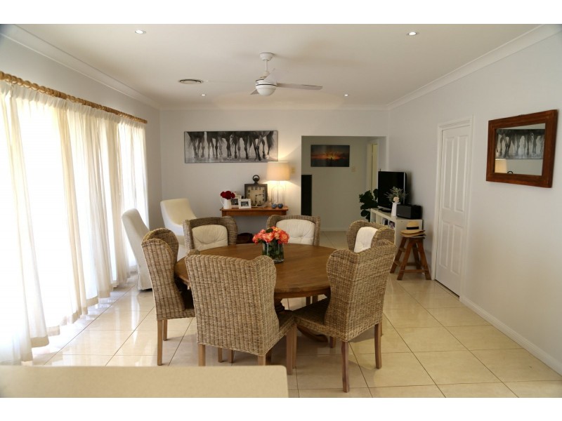 PEAKVIEW 1 Moppity Road, Young NSW 2594