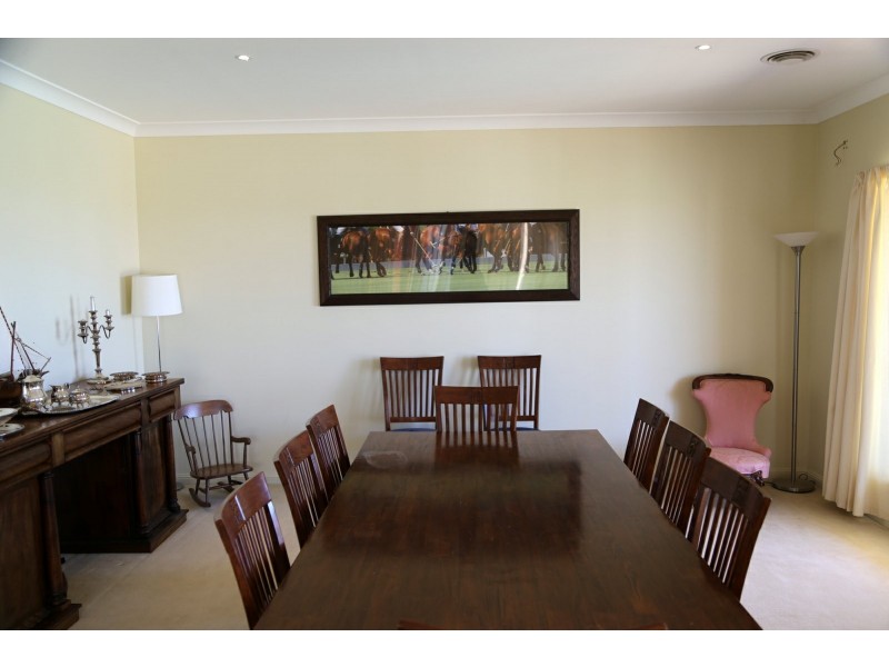 PEAKVIEW 1 Moppity Road, Young NSW 2594