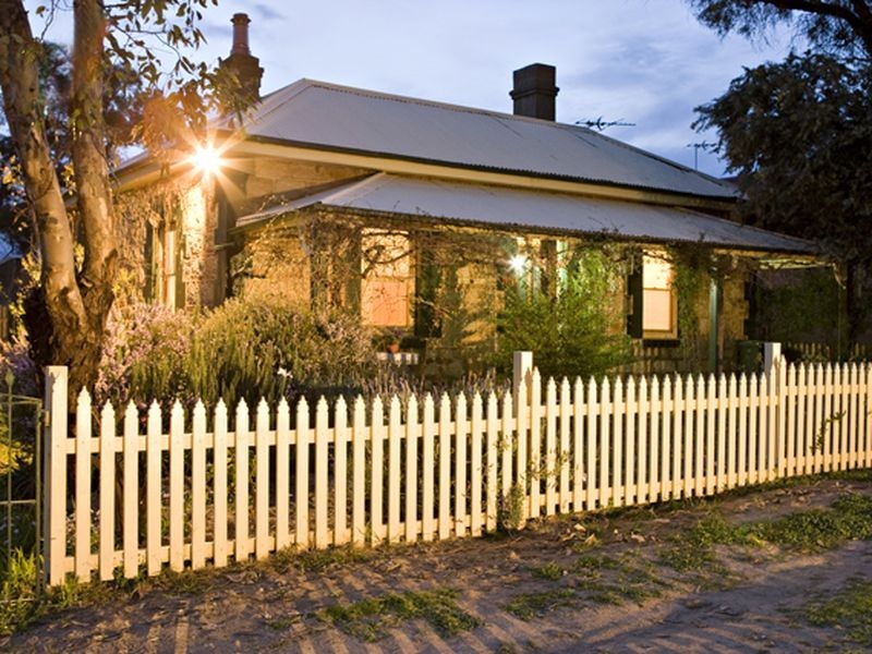 15 Clarke Street, Young NSW 2594