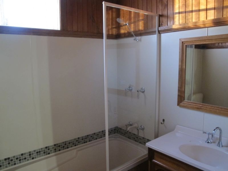 19 Whiteman Avenue, Young NSW 2594