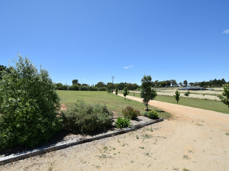 205 Henry Lawson Way, Young NSW 2594