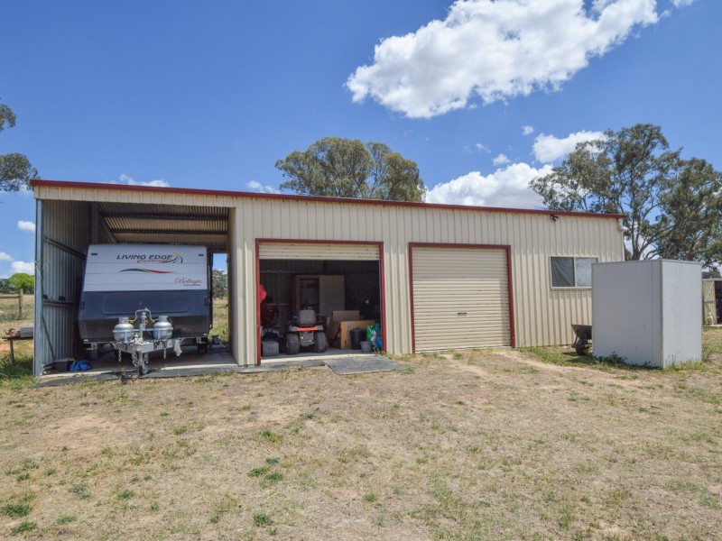 81 Wambanumba Drive, Young NSW 2594