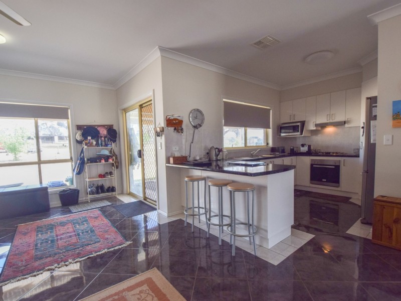 81 Wambanumba Drive, Young NSW 2594