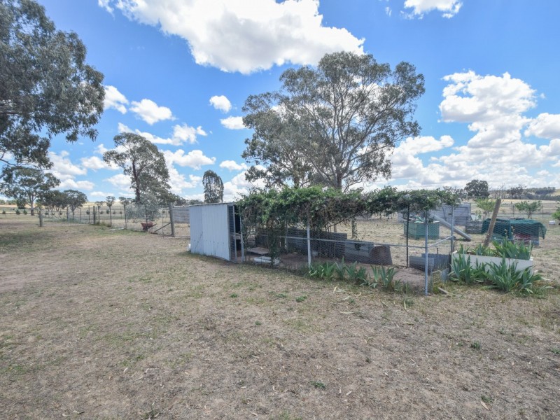 81 Wambanumba Drive, Young NSW 2594