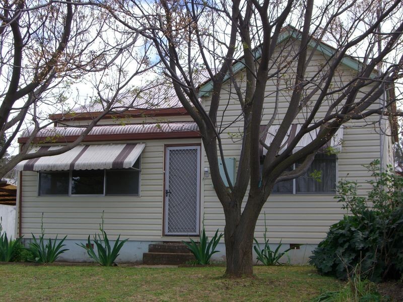 3 Emily Street, Young NSW 2594