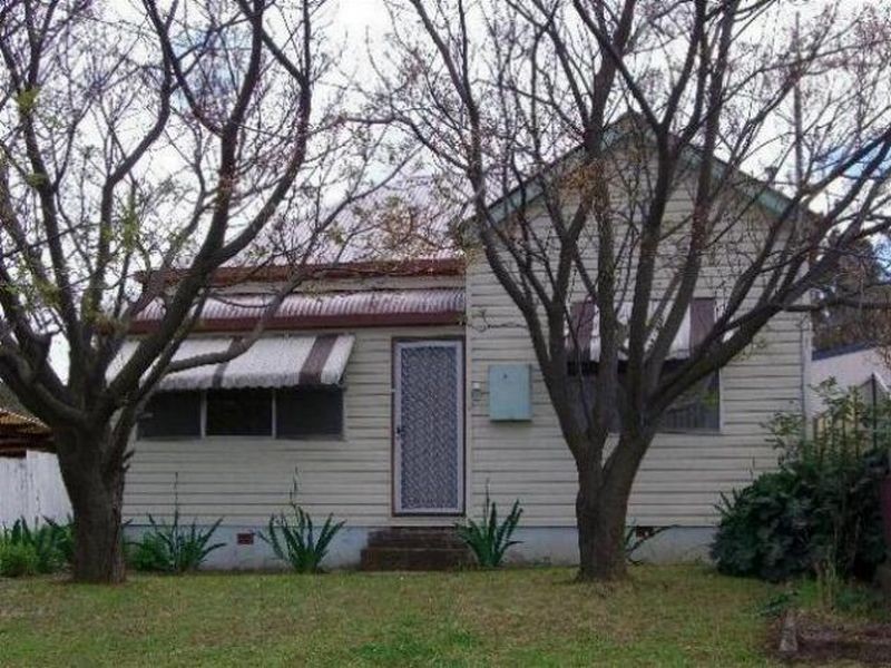 3 Emily Street, Young NSW 2594