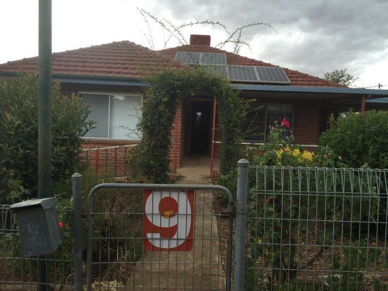 9 Russell Street, Young NSW 2594