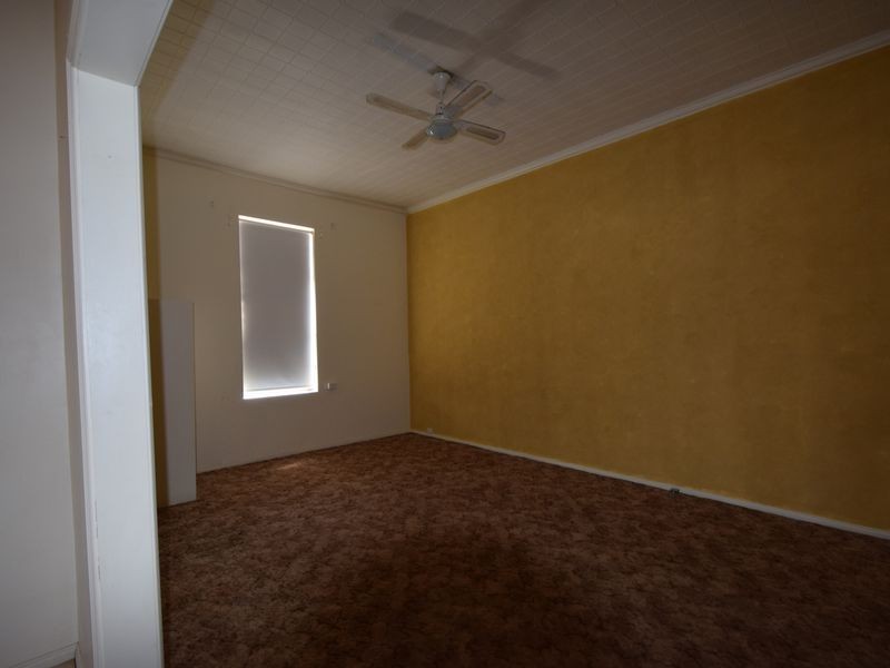 118 Boorowa Street, Young NSW 2594