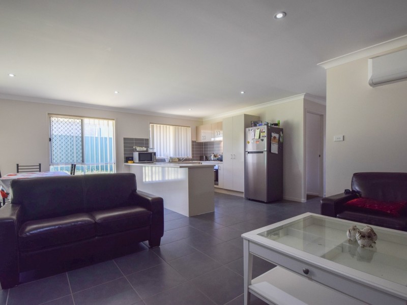 6 Molloy Place, Young NSW 2594