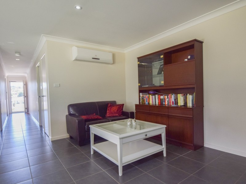 6 Molloy Place, Young NSW 2594