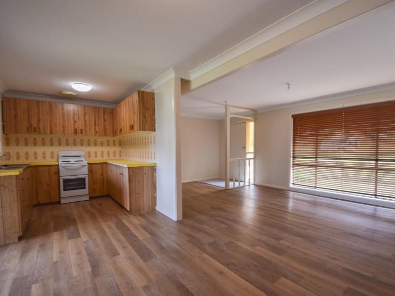 12 Cowper St, Young NSW 2594