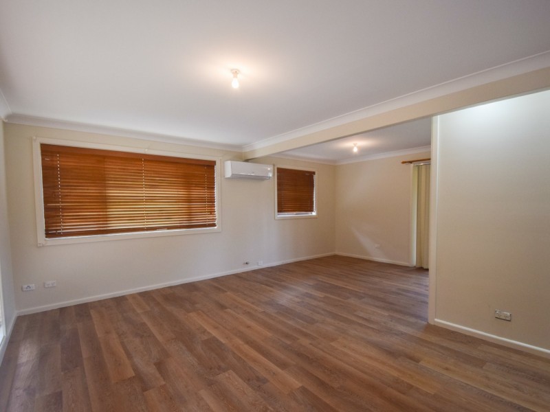 12 Cowper St, Young NSW 2594