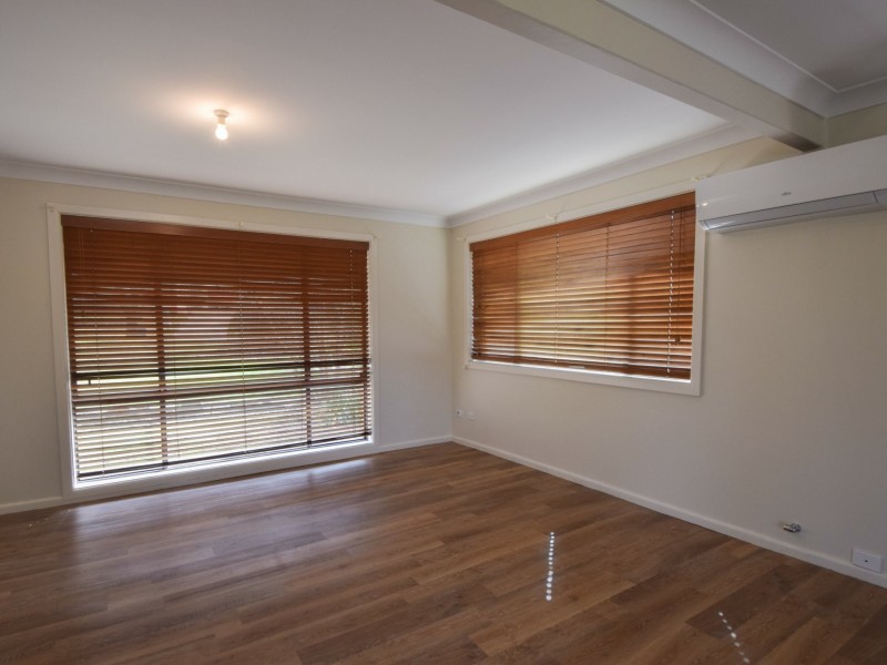 12 Cowper St, Young NSW 2594