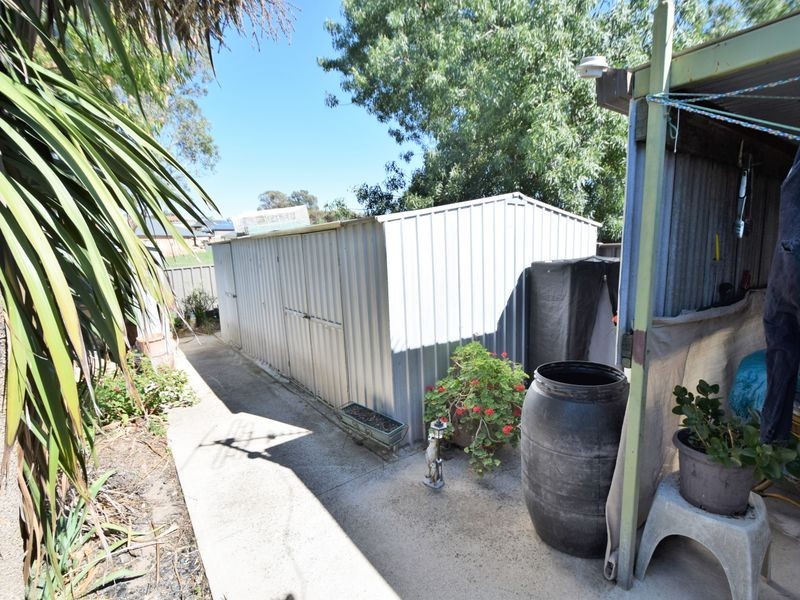 13 Bendick Street, Young NSW 2594