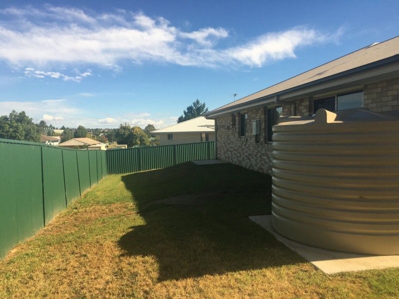 13 Molloy Place, Young NSW 2594