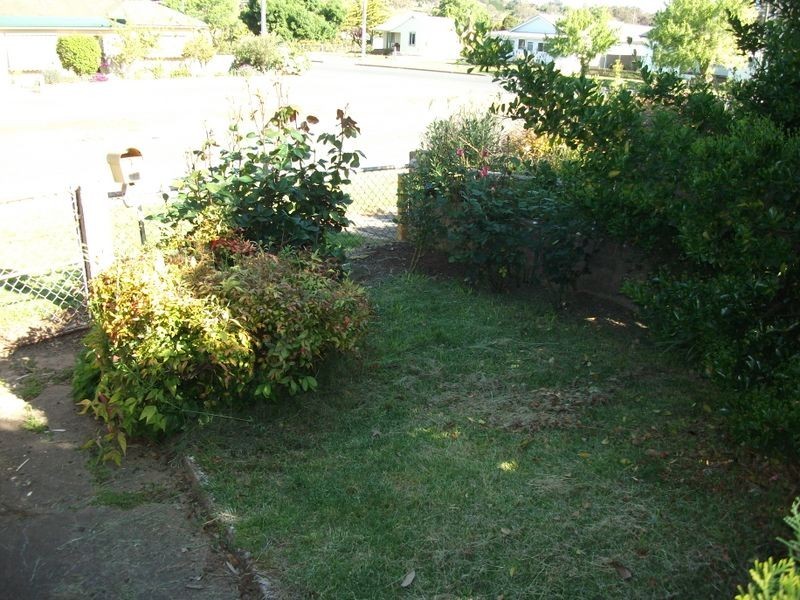 61 Murringo Street, Young NSW 2594