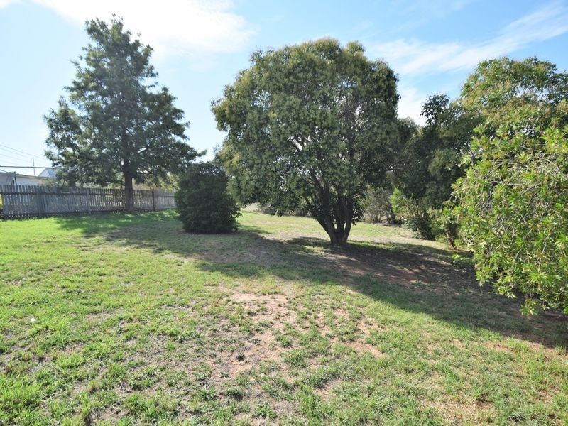 12 Florence Street, Young NSW 2594
