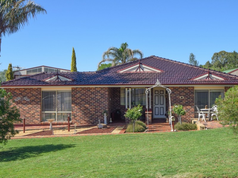 34a Demondrille Street, Young NSW 2594