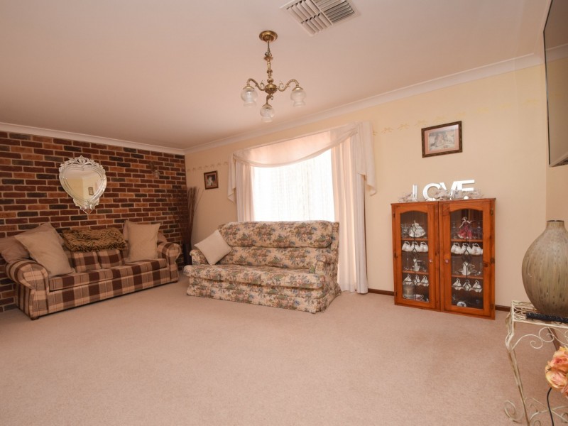 34a Demondrille Street, Young NSW 2594