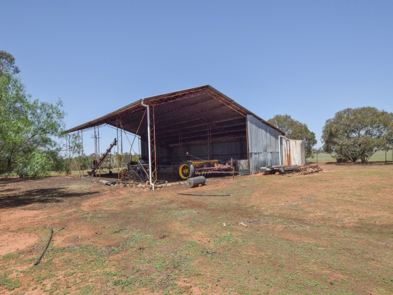 20 Mahers Lane, Young NSW 2594