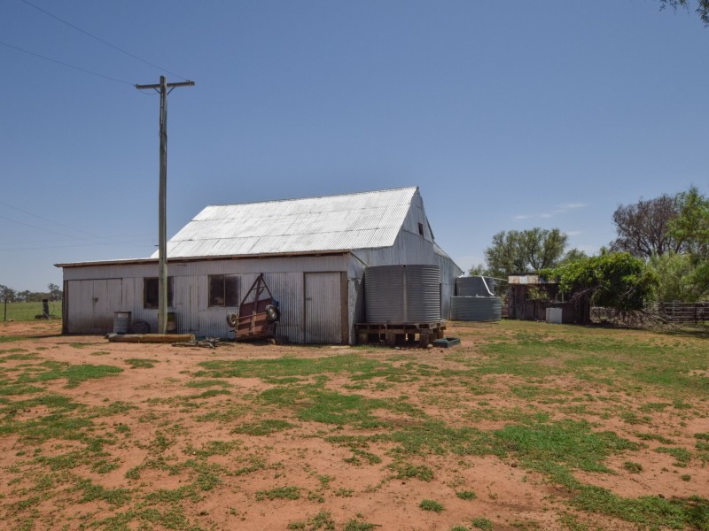 20 Mahers Lane, Young NSW 2594