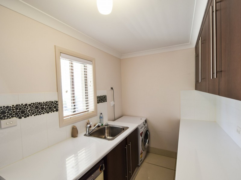 1 Settlers Place, Young NSW 2594