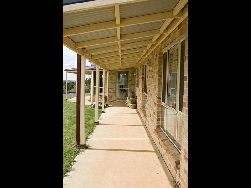 39 Burrows, Young NSW 2594