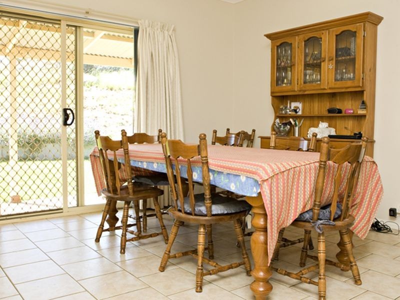 39 Burrows, Young NSW 2594