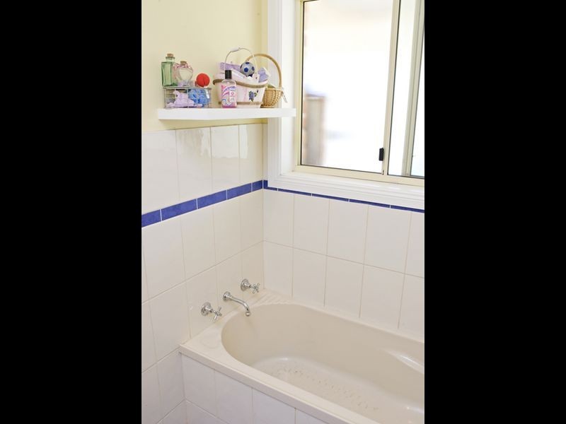 39 Burrows, Young NSW 2594