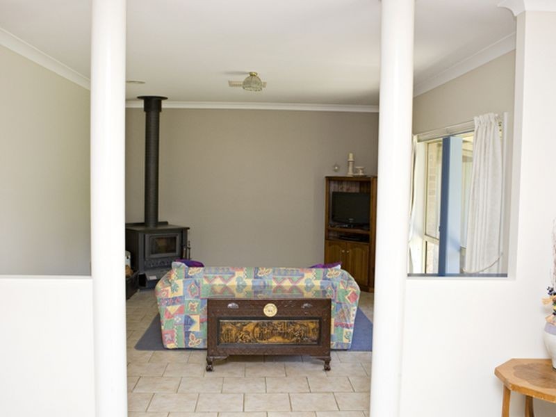 39 Burrows, Young NSW 2594