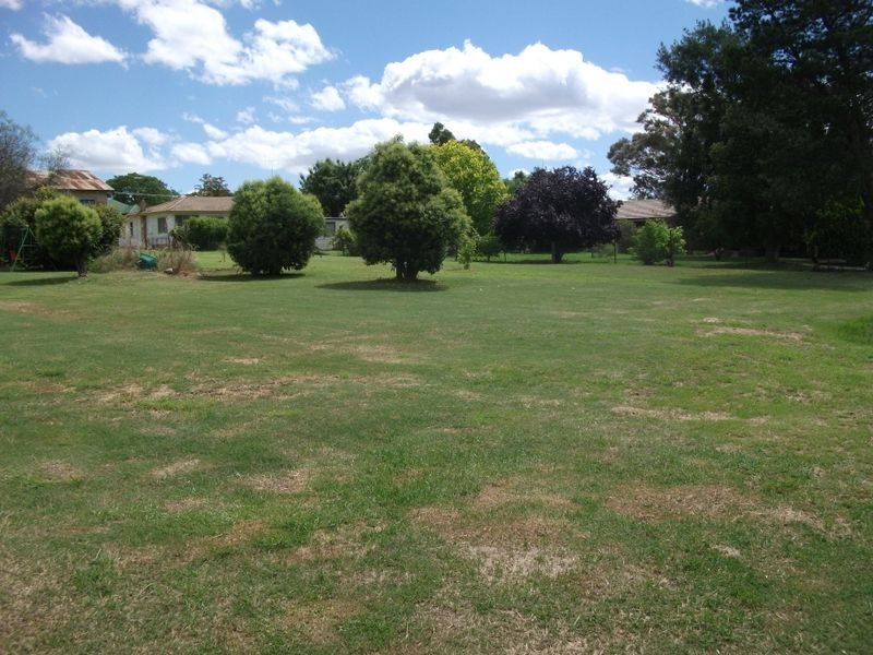 11 Miro Street, Young NSW 2594