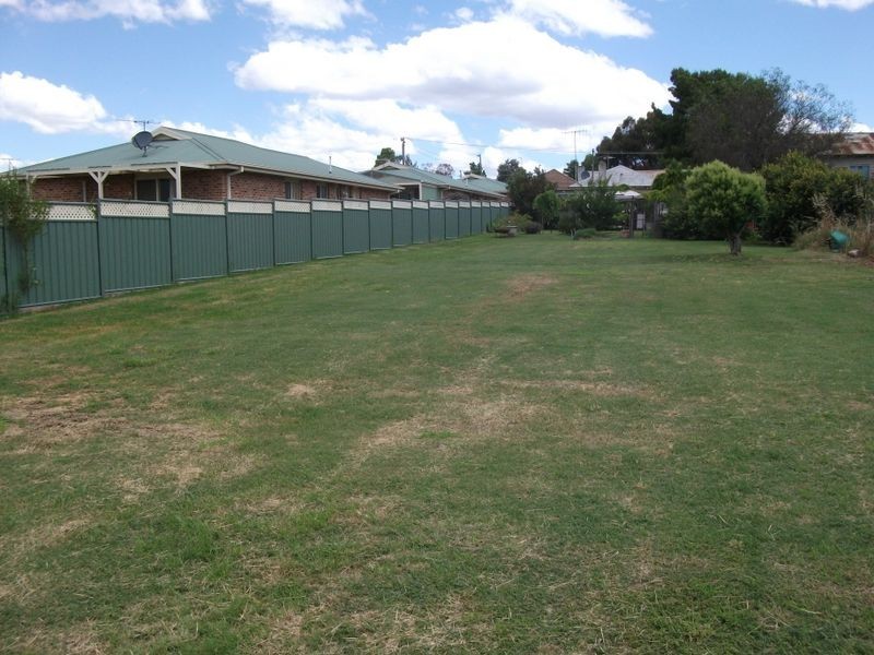 11 Miro Street, Young NSW 2594