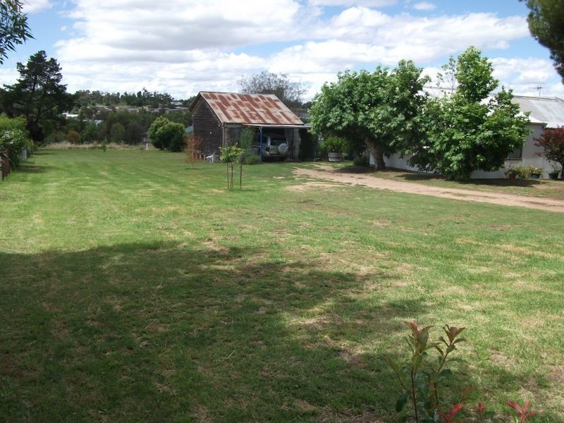 11 Miro Street, Young NSW 2594