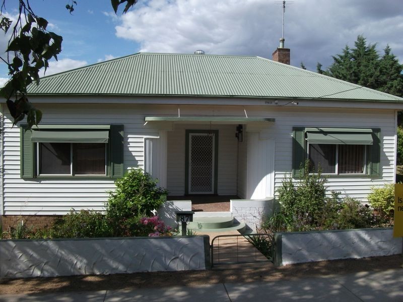 87 Allanan Street, Young NSW 2594