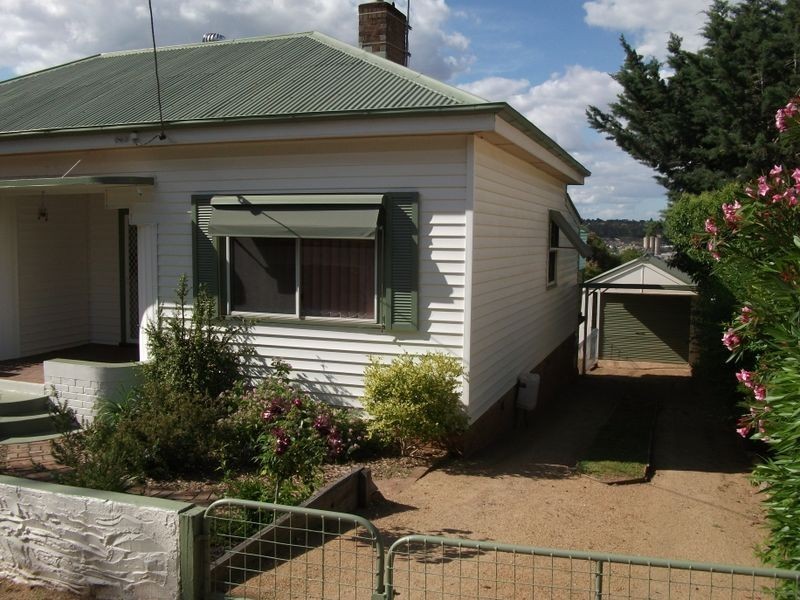 87 Allanan Street, Young NSW 2594