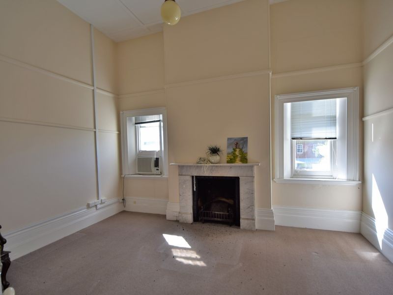 91 Boorowa Street, Young NSW 2594