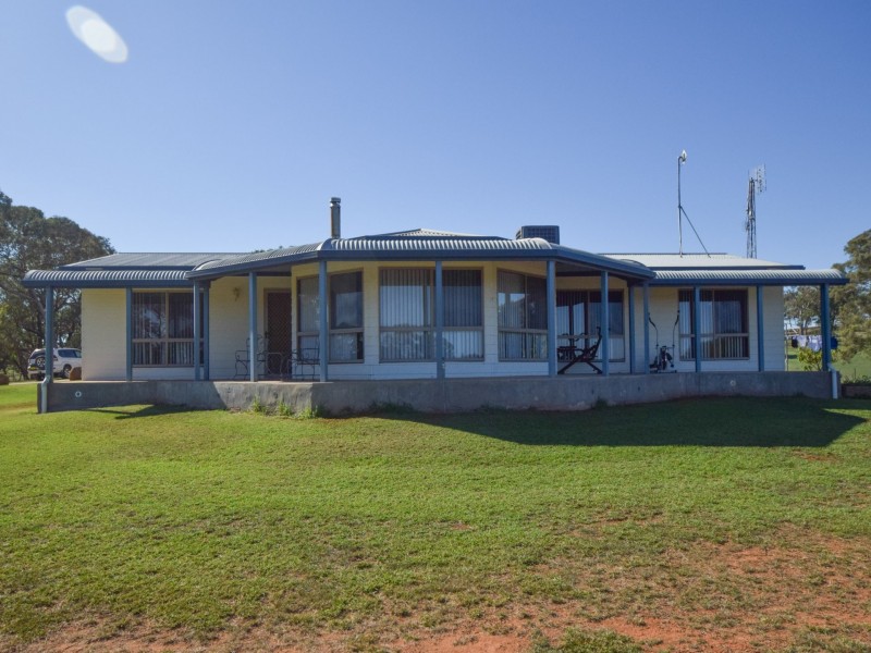 251 Rhodes Road, Young NSW 2594