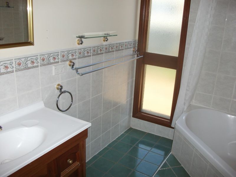 9 Yass Street, Young NSW 2594