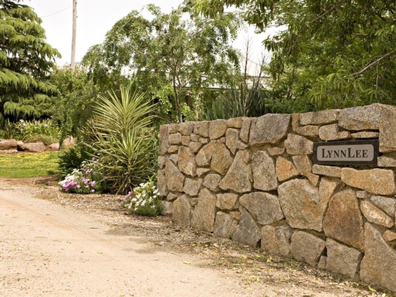 LYNNLEE  4 Taylor Road, Young NSW 2594