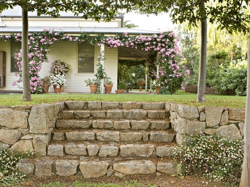 LYNNLEE  4 Taylor Road, Young NSW 2594