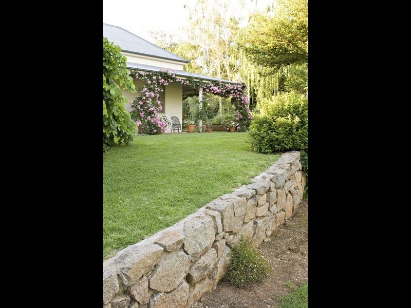 LYNNLEE  4 Taylor Road, Young NSW 2594