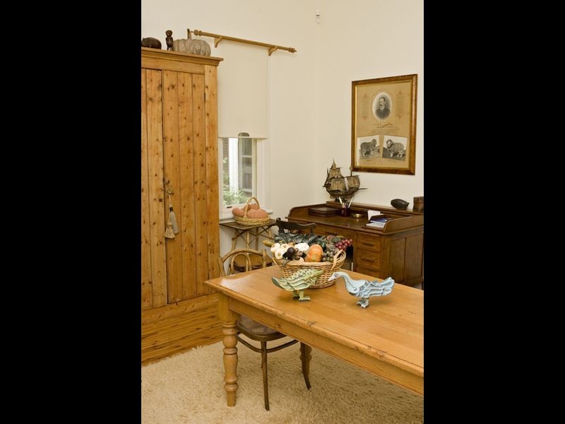 LYNNLEE  4 Taylor Road, Young NSW 2594