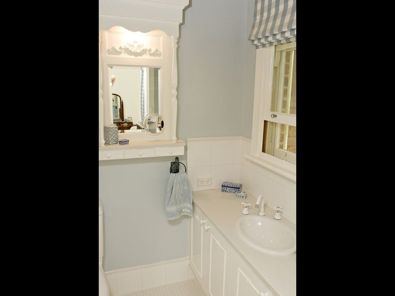 LYNNLEE  4 Taylor Road, Young NSW 2594