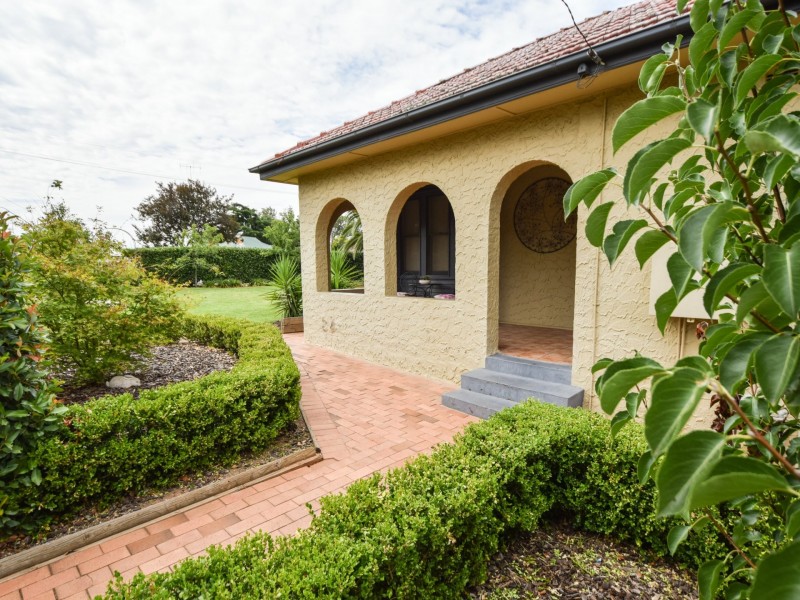 23 Elizabeth Street, Young NSW 2594