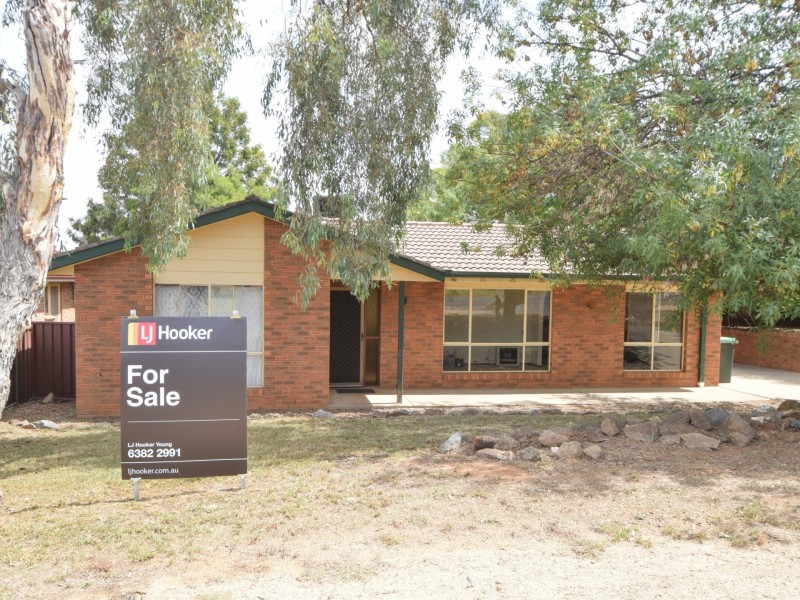 108 Blackett Avenue, Young NSW 2594