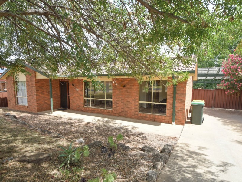 108 Blackett Avenue, Young NSW 2594