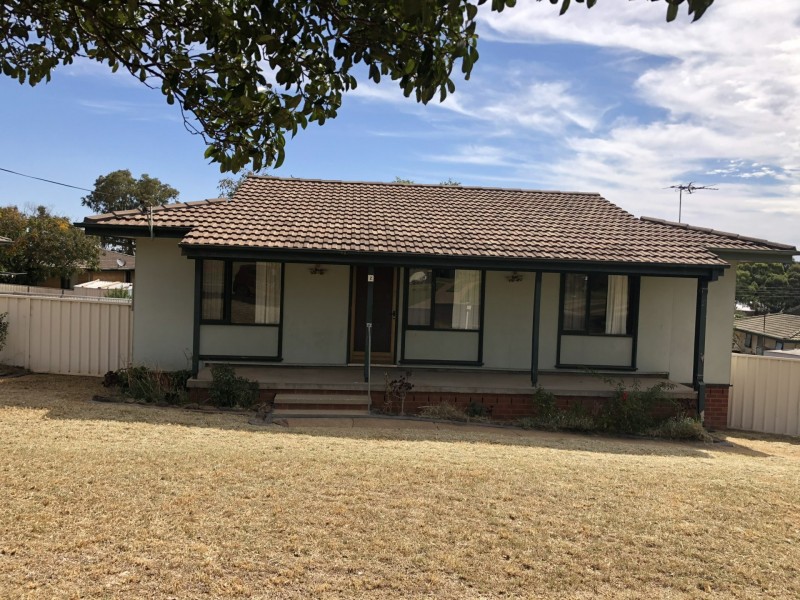 2 Endeavour Place, Young NSW 2594