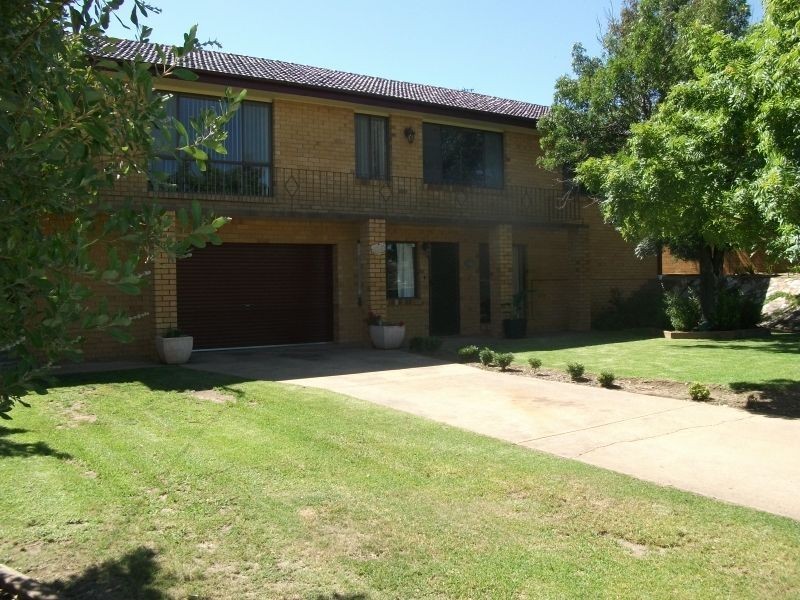 56 Templemore Street, Young NSW 2594