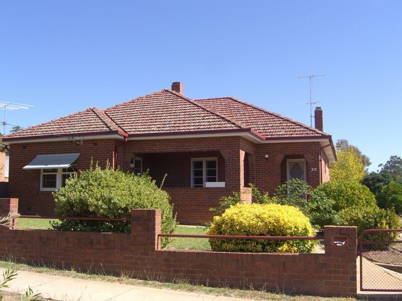 29 Wombat Street, Young NSW 2594