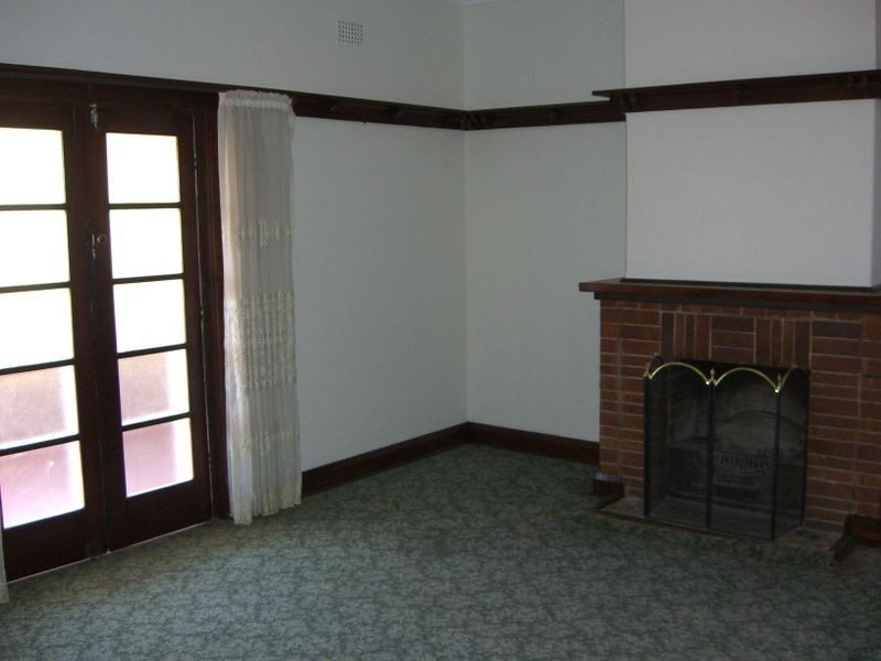 29 Wombat Street, Young NSW 2594